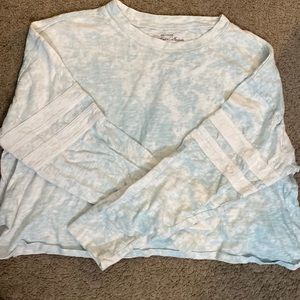 Hollister: blue tie dyed cropped must have top, size M